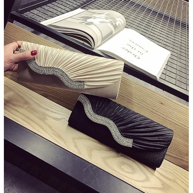 Túi Đeo Chéo Clutch Dáng S