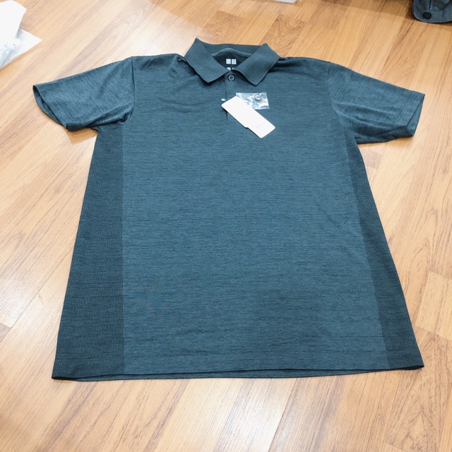 Áo Polo Uniqlo xách Đức