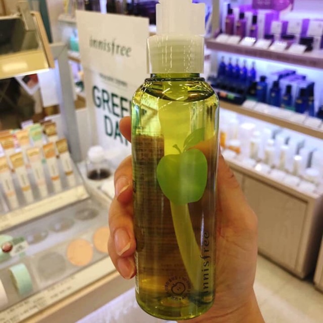 Dầu tẩy trang táo innisfree