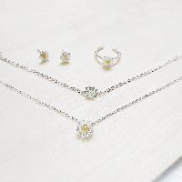 Set vòng + khuyên + nhẫn cúc họa mi