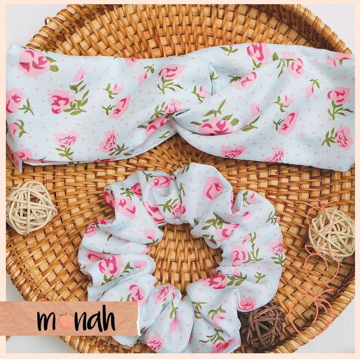 Combo dây buộc tóc, cột tóc scrunchie và turban băng đô nữ hoa hồng nền xanh trang nhã lụa vân tre.