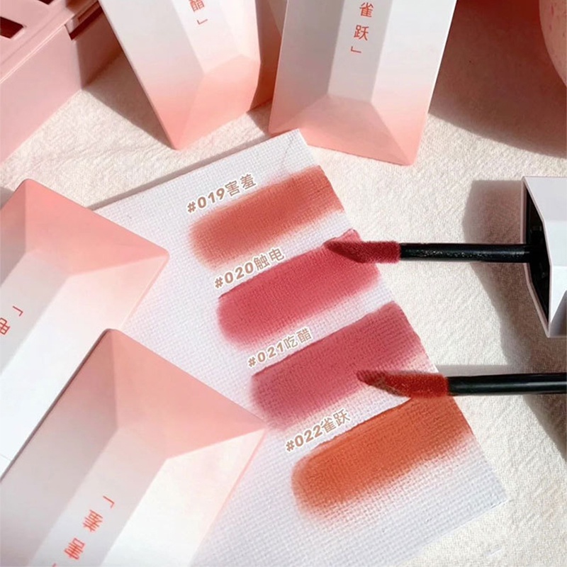 Son Bóng 4 Màu Gradient Dưỡng Ẩm Chống Nước Lâu Trôi Không Phai Màu