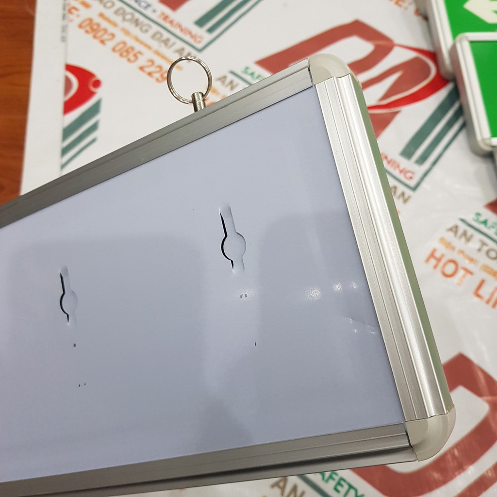 Biển chỉ dẫn thoát nạn YiFei dạ quang 1 mặt EXIT chỉ xuống YF1017