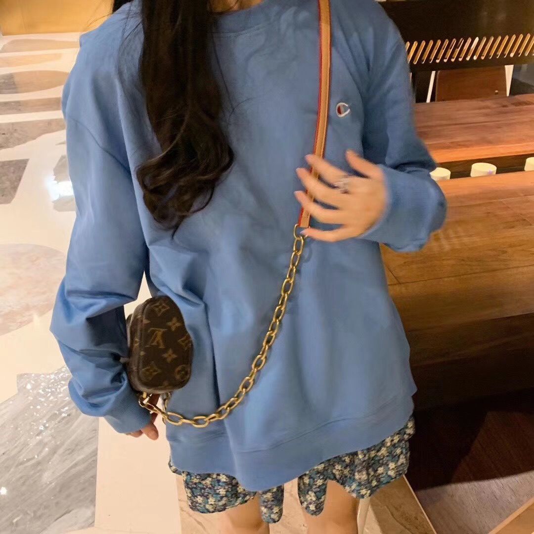 ! Áo Thun Champion Thời Trang Năng Động Áo Hoodie Thiết Kế Mới Tạo Cảm Giác Thoải Mái Thời Trang Dành Cho Cả Nam Và Nữ | BigBuy360 - bigbuy360.vn