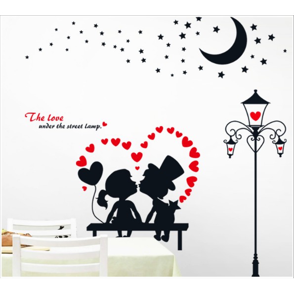 Decal trang trí tường - Đôi tình nhân lãng mạn