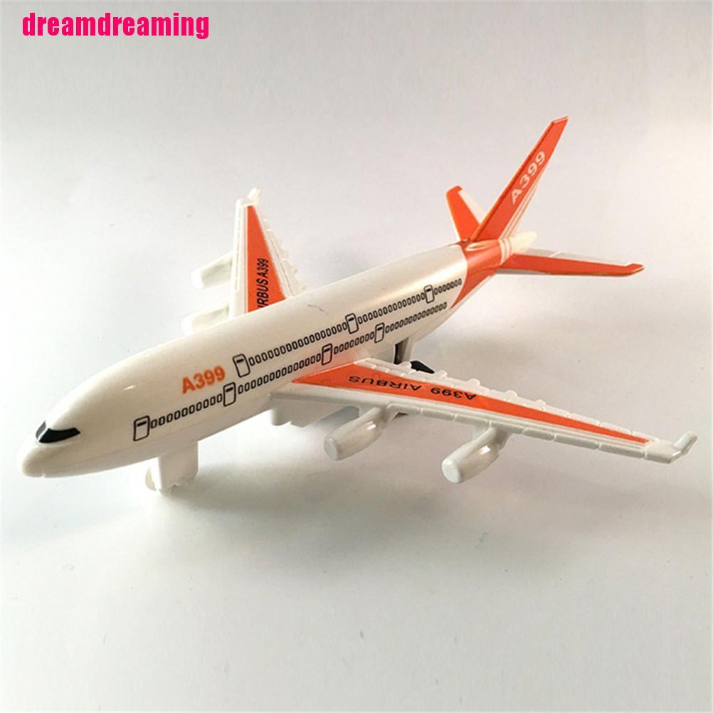 Mô Hình Máy Bay Hành Khách Làm Từ Nhựa Kéo Trở Lại