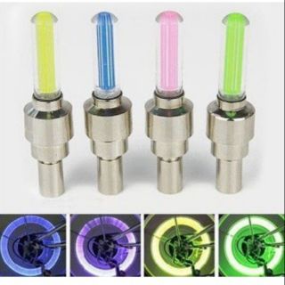 Đèn led gắn van xe cảm ứng chuyển động