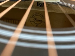 Đàn Guitar Acoustic Rosen R135