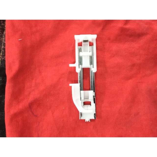 (Hàng nhật) Chân vịt thùa khuy (khùa khuyết) tự động máy janome.