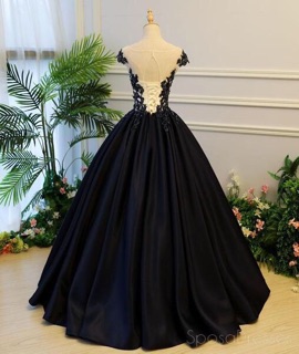 Đầm dạ hội phi xoè phồng kết hoa đá