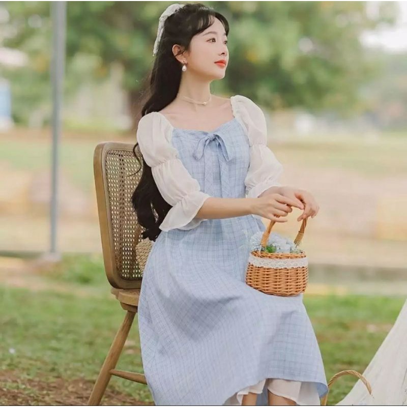 Đầm cổ vuông tay phồng nhẹ nhàng thơ mộng kiểu Pháp