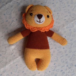 Sư tử móc bằng len