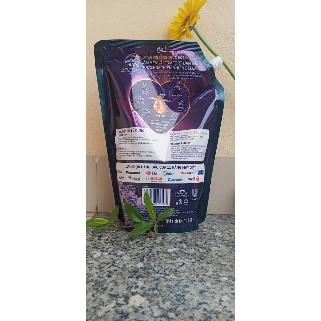 Nước xả vải Comfort Hương Nước hoa thiên nhiên túi 1,8L
