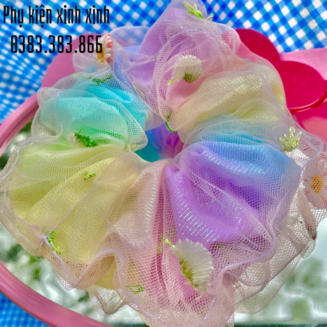 Cột tóc scrunchies mẫu hoa cúc 2 lớp