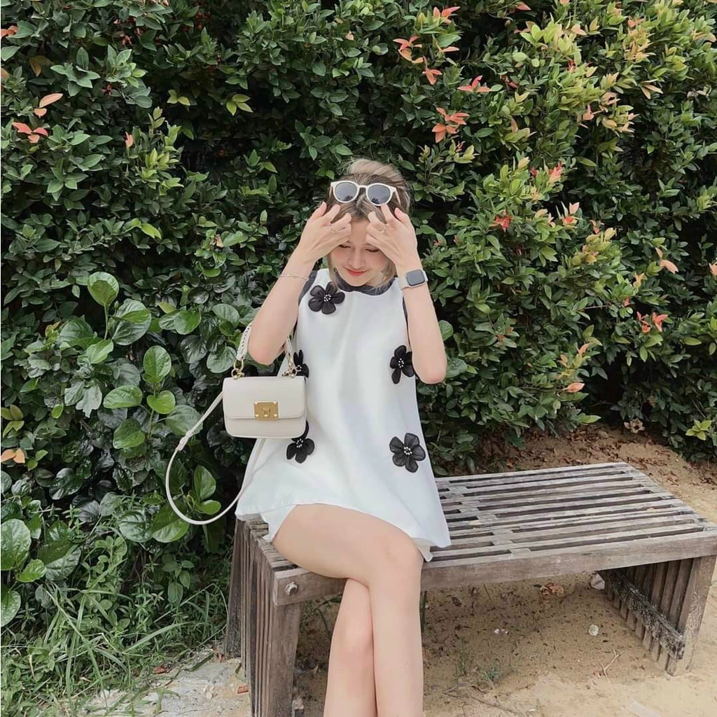 Set áo họa tiết hoa và quần ngắn xinh xắn