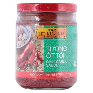 Sốt tương ớt tỏi Lee Kum Kee 226gr