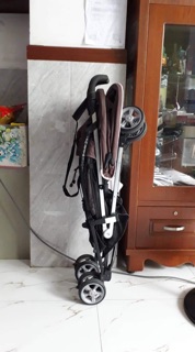 Xe đẩy du lịch Combi
