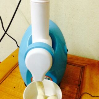 Máy làm kem ZoomHome MomMade HSNMM19