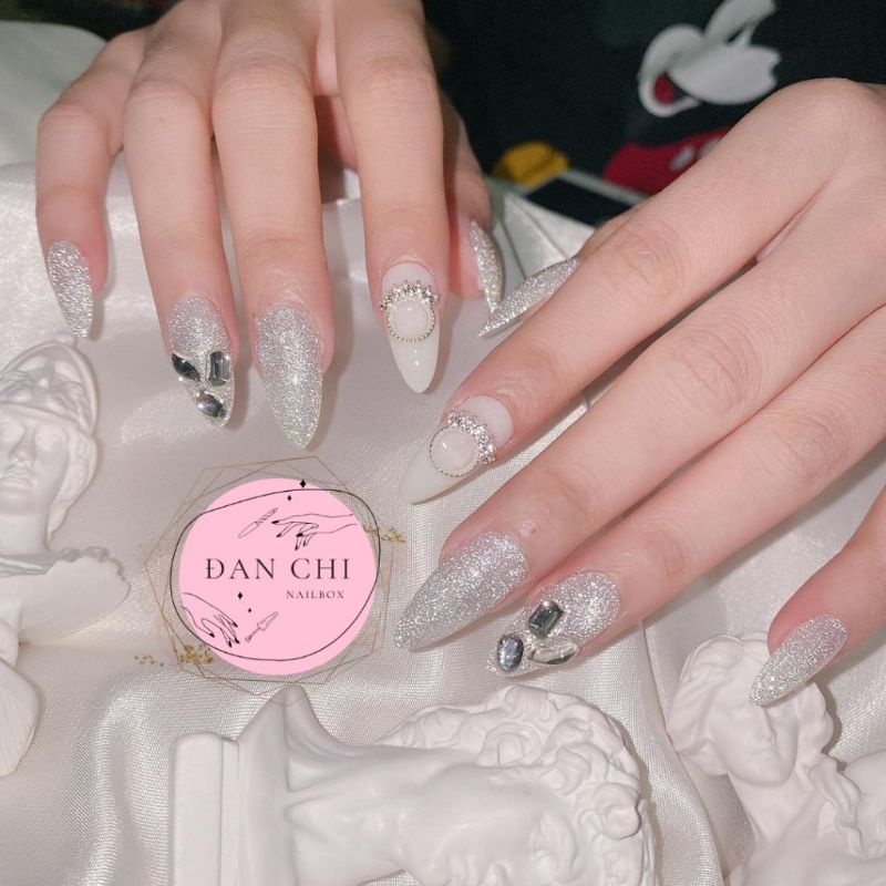NailBox móng úp thiết kế sẵn Mẫu Mắt Mèo Flash Đính Đá