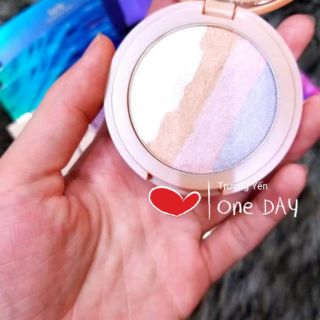 Phấn highlight bắt sáng tarte