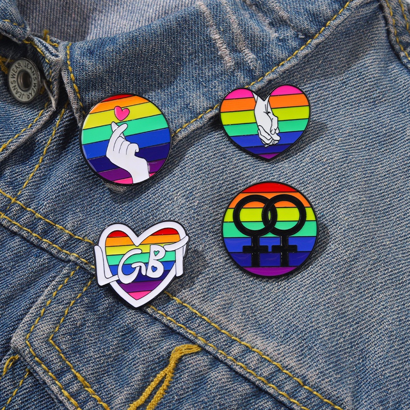 Huy Hiệu Cài Áo Hình 27 Chiếc Lá / Trái Tim Màu Cầu Vồng LGBT