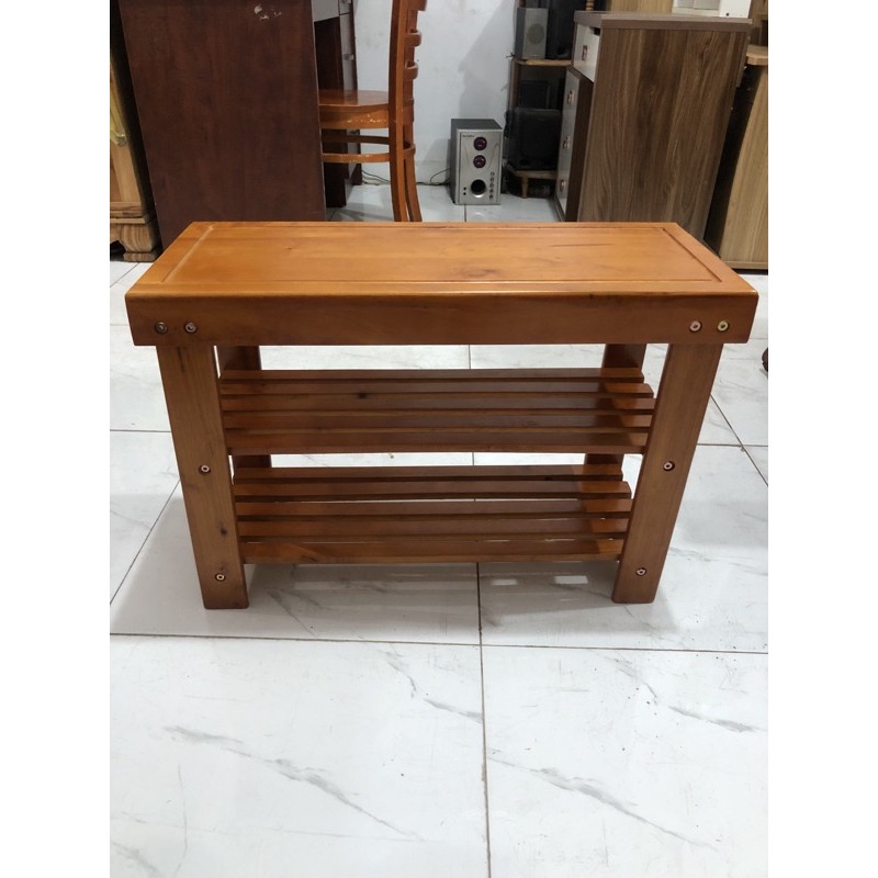 Ghế ngồi mang giày