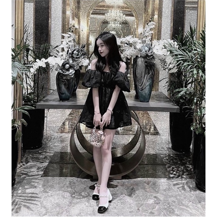 SET ÁO ĐEN GẤM HOA NỔI RỚT VAI PHỒNG + SHORT