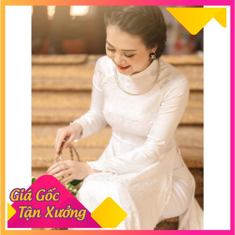 Áo dài gấm trắng kèm quần