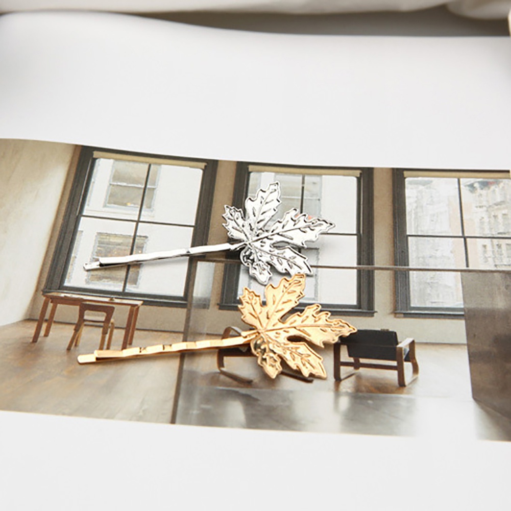 Set 2 kẹp tóc hình lá phong dễ thương