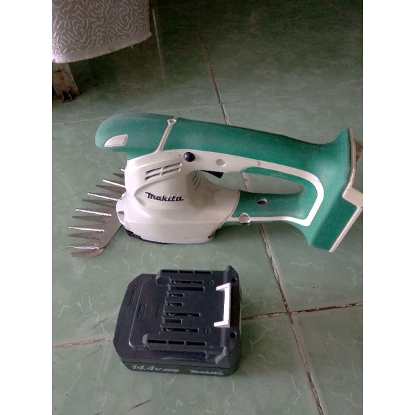 Máy cắt tỉa cành lá cây kiểng MAKITA (hàng bãi Nhật)