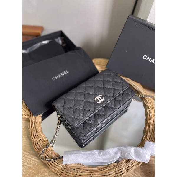 Túi Woc da hạt siêu màu đen nắp gập size 20cm