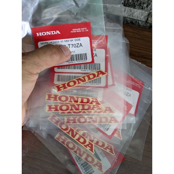 Tem chữ Honda màu đỏ nền keo trong