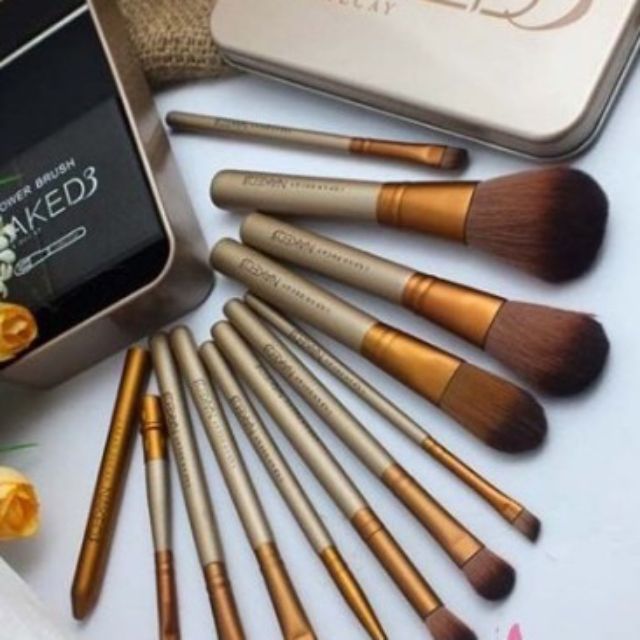 BỘ CỌ TRANG ĐIỂM NAKED3 12 CÂY TIỆN DỤNG