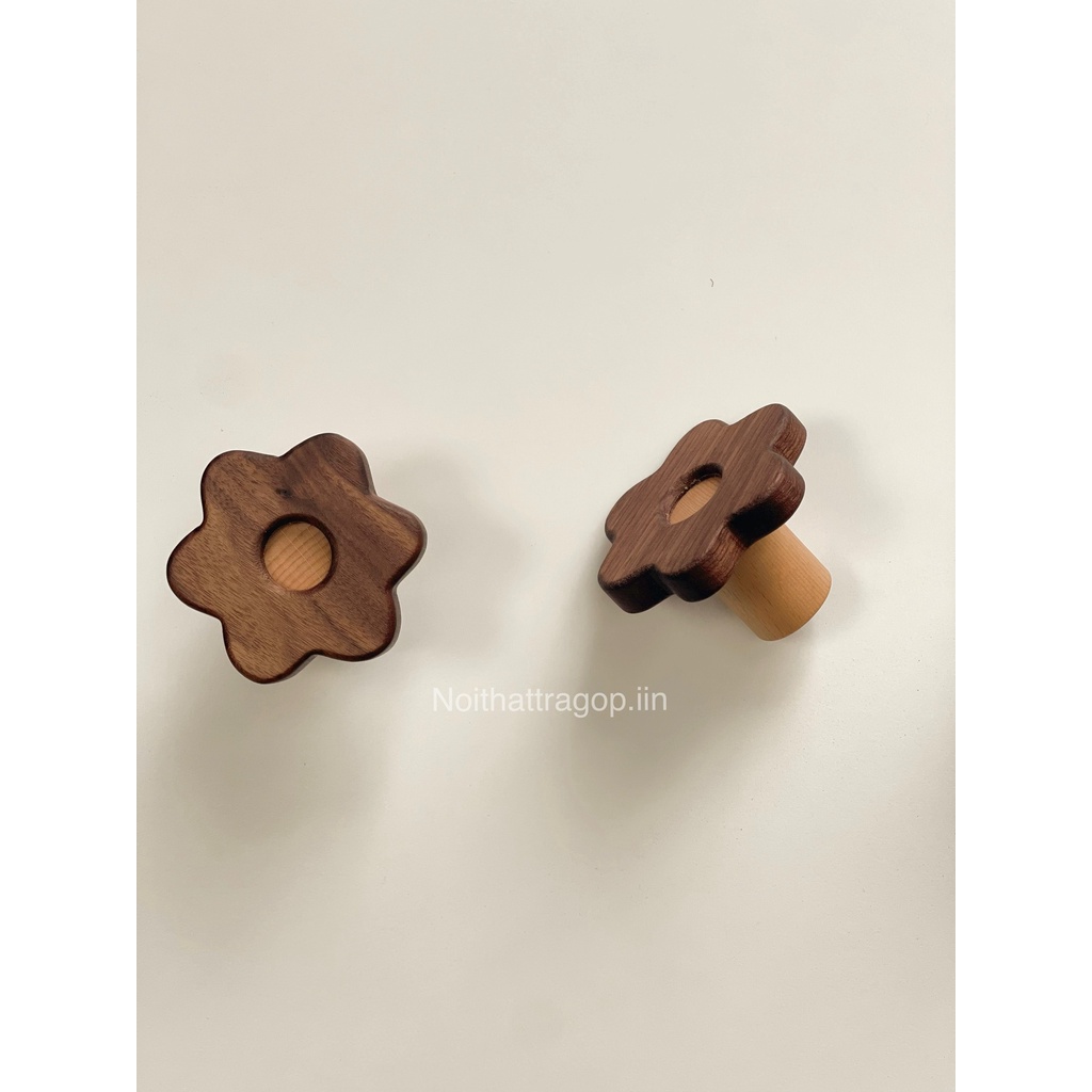 Nút gỗ treo tường B
