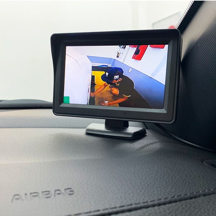 Màn hình đặt taplo 4.3 inch hiển thị camera lùi và camera cập lề , màn hình sắc nét để trên taplo ô tô