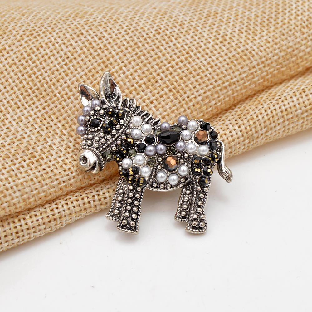 Fun Donkey Brooches Women Fashion Animal Pin Funny Cute Cartton Style Design Kid Gift
