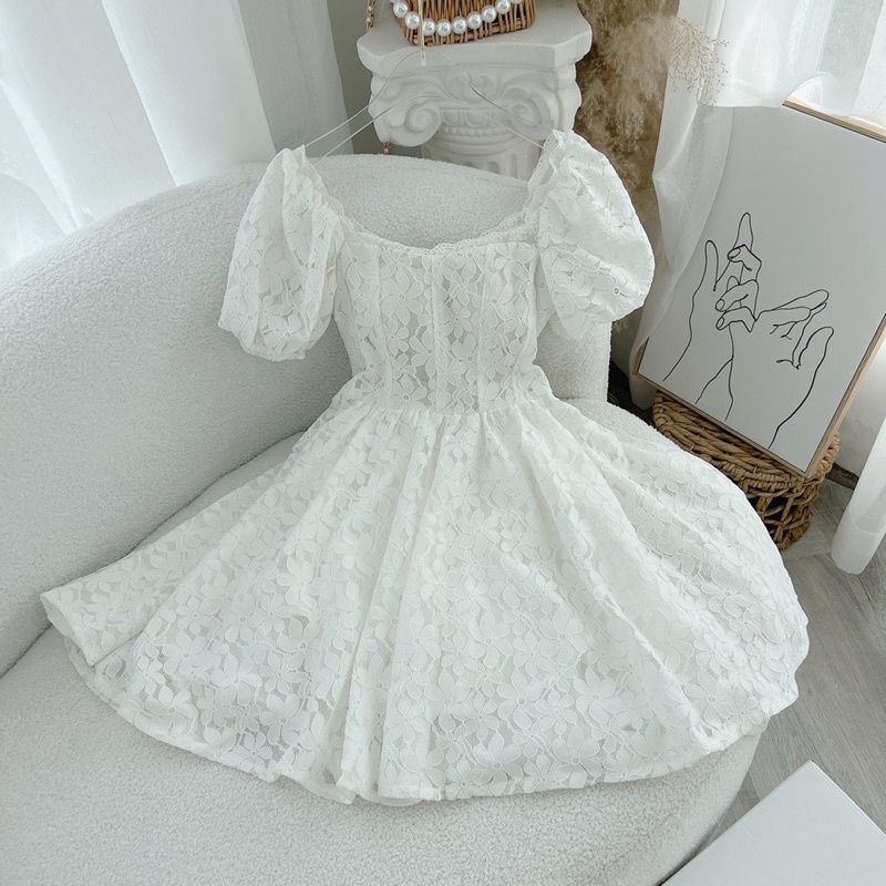 ĐẦM TRẮNG XÔ HOA NƠ LƯNG