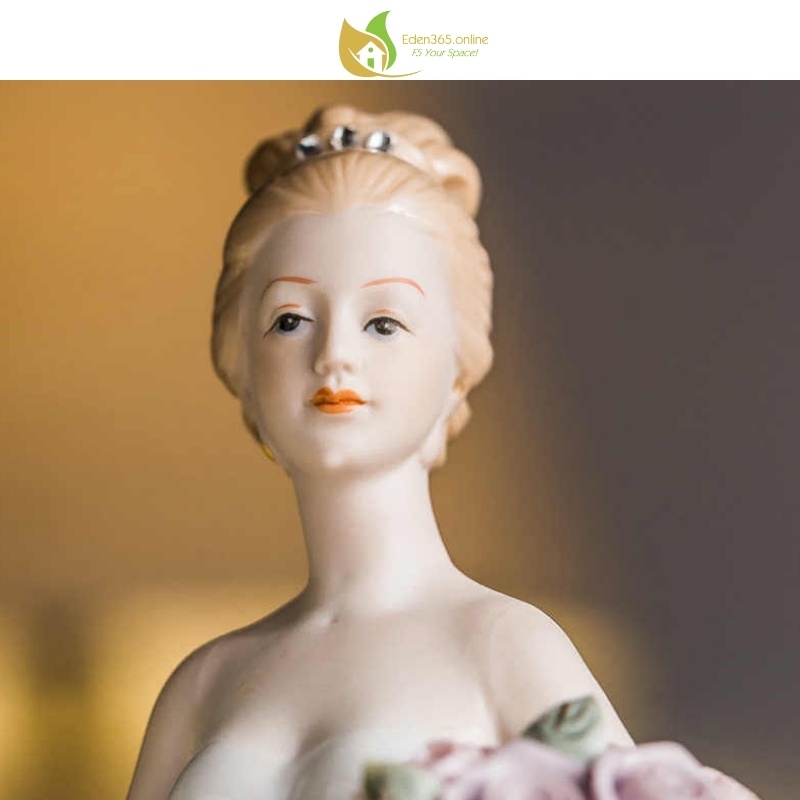 Tượng cô dâu Châu Âu Camila bằng sứ - Trang trí nội thất sang trọng – KT dài 14 x cao 31 cm