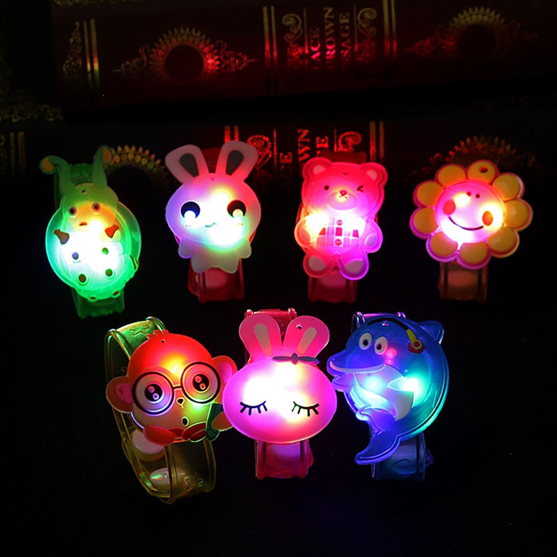 Nhẫn đeo ngón tay có đèn LED sáng độc đáo cho bé