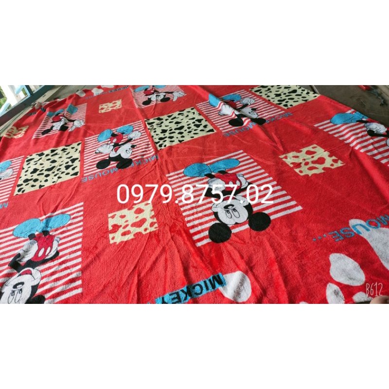 Mền tuyết nhung chuột màu đỏ 1m6x2m2