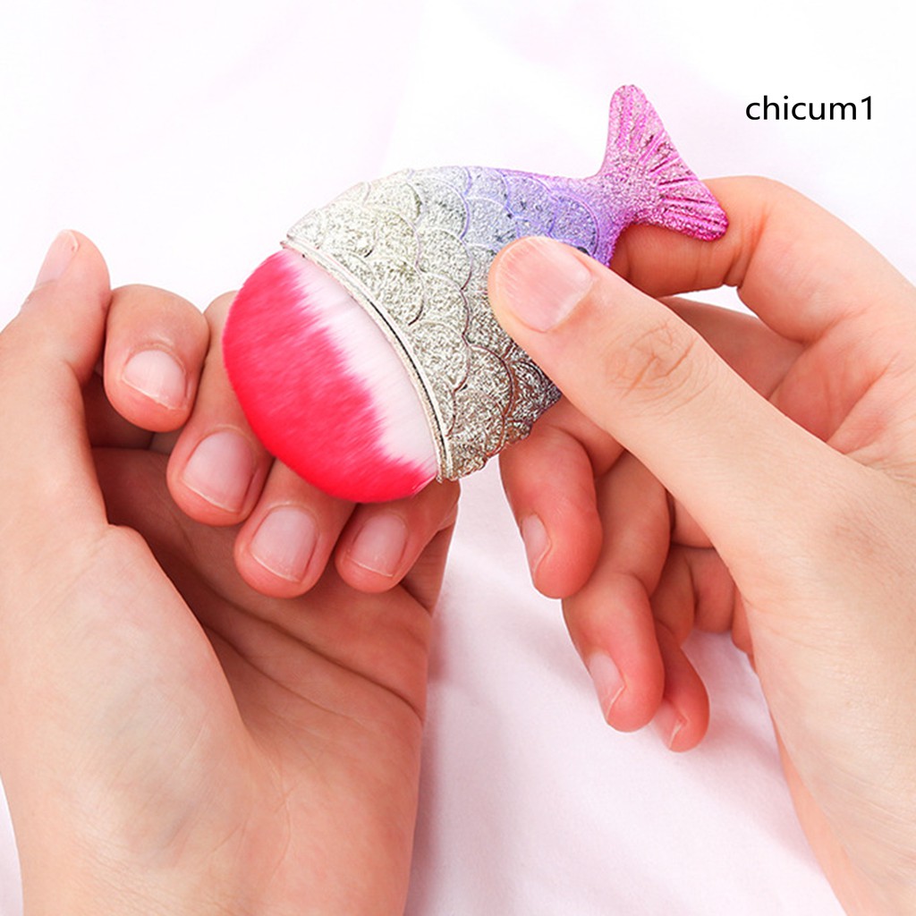 [Hàng mới về] Cọ làm sạch bụi móng tay hình đuôi cá sáng tạo