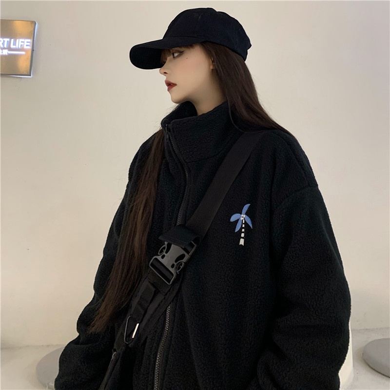 Áo khoác lông cừu mùa đông hình thêu trước ngực phong cách Hồng Kông | BigBuy360 - bigbuy360.vn