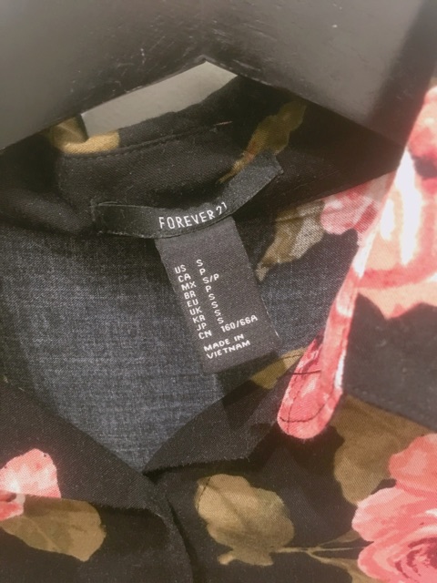 [ THANH LÝ] F21- Floral Cropped Shirt