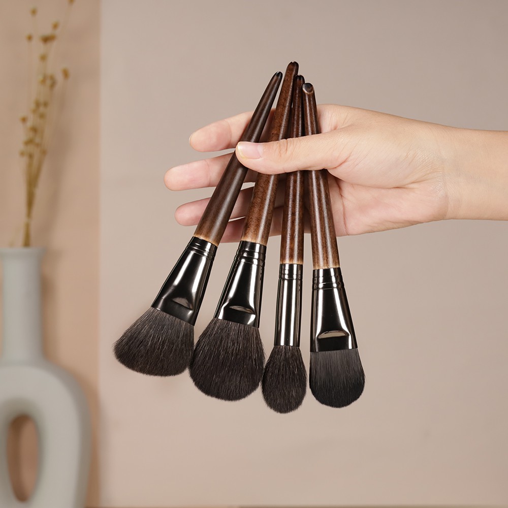 Bộ 24 cọ trang điểm OVW XQ1-24 + 16C và túi đựng cọ trang điểm chuyên nghiệp