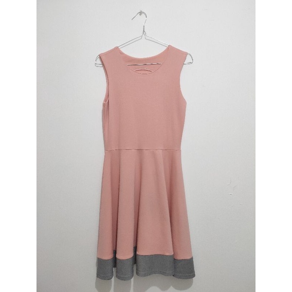 (Preloved) Đầm cho nữ / Quần áo trẻ em