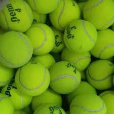 BÓNG - BANH TENNIS CŨ, GIÁ RẺ. MUA 4 TRÁI KÈM MỘT CHIẾC HỘP WILSON - HALIDO