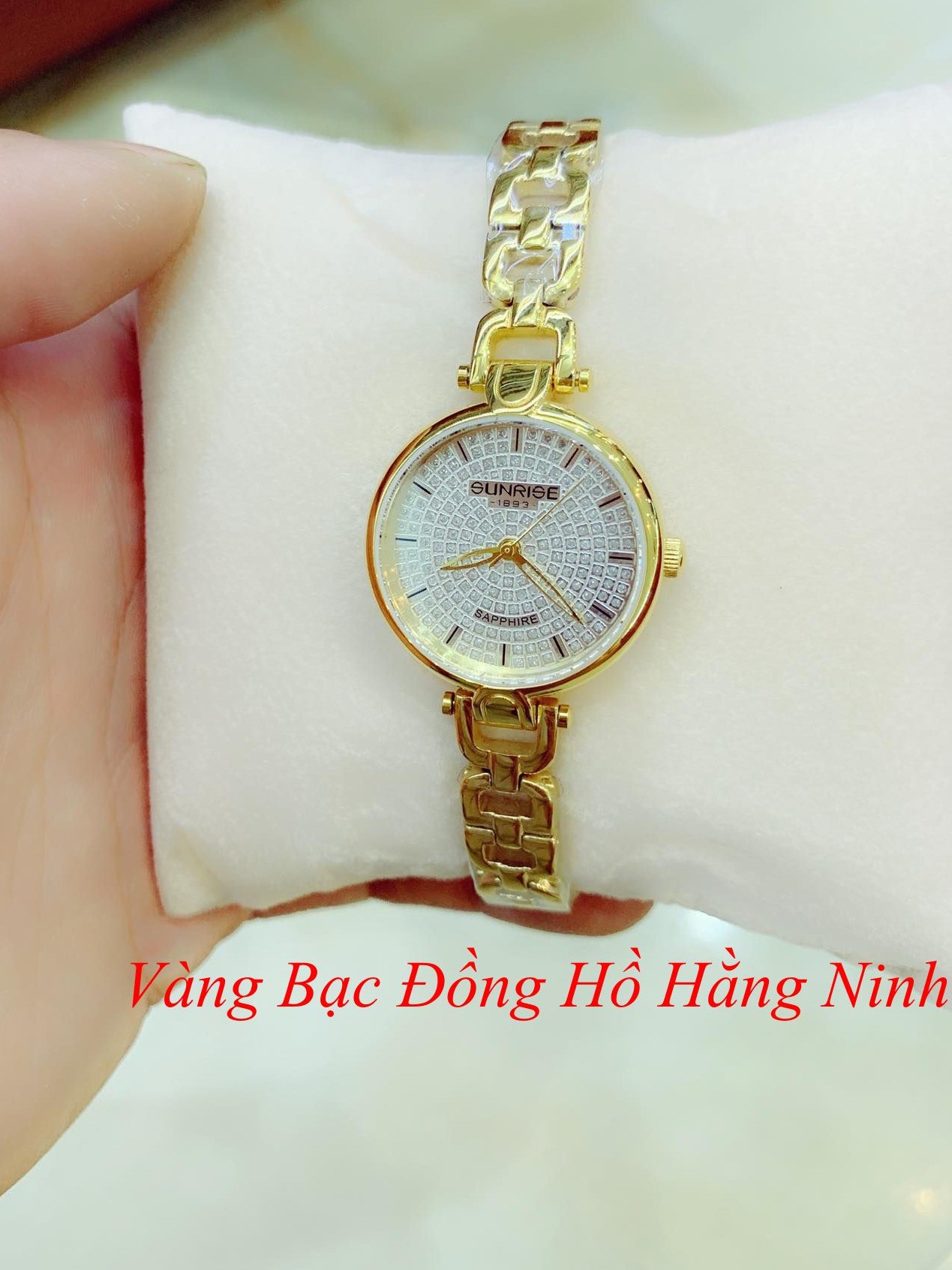 Đồng hồ nữ Hàng nhật bản. quý phái sang trọng kính saphire nguyên khối chống xước chống nước tuyệt đố (màu vàng).