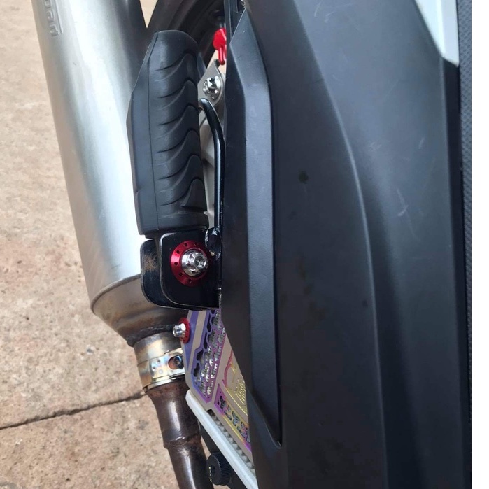 Ốc xỏ gác chân kèm long đền dành cho vairo satria và các dòng xe hãng honda thông dụng