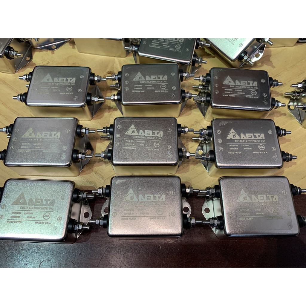 Lọc nguồn điện sạch 30A bãi USA Delta hàng tháo máy y tế lọc điện Siêu Sạch