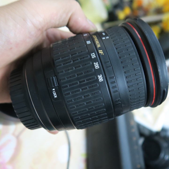 Ống kính Sigma 28-300 f3.5-5.6 dùng cho máy ảnh Canon